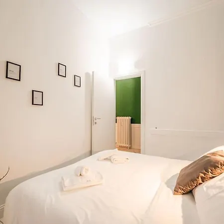 Centrale's Nest - Elegant Close To Station Daire Milano