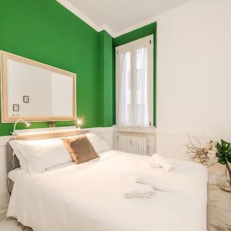 Centrale's Nest - Elegant Close To Station Apartment Milan